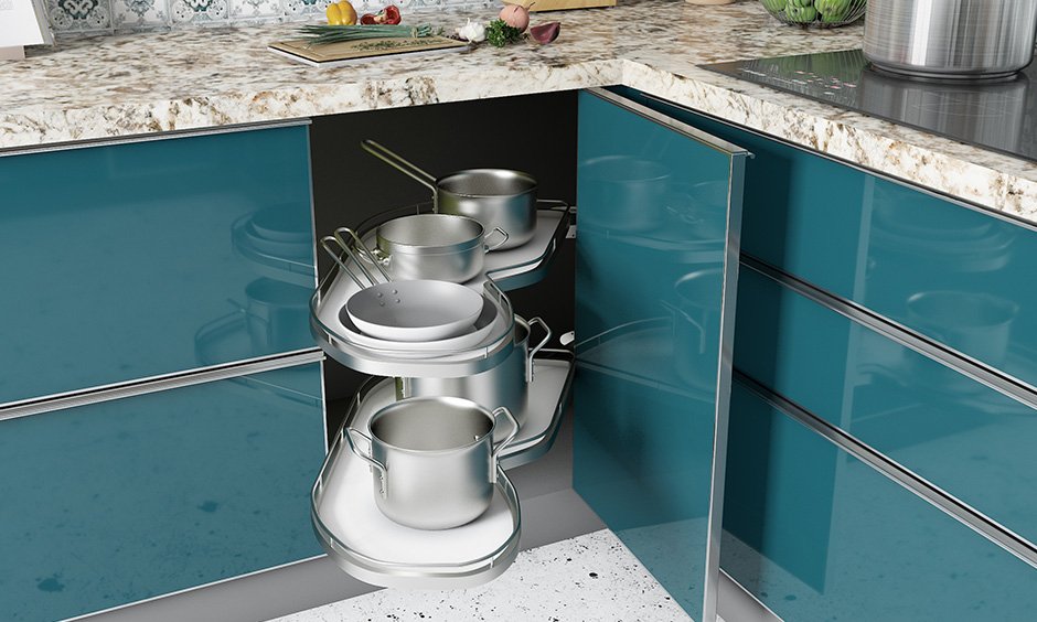 S carousel is another corner kitchen unit for the kitchen to make more efficient use of the space.