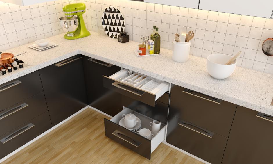 Kitchen tandem box design with organiser drawers for cutlery and cookware